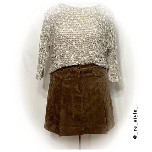 LAST CHANCE 2/$20 SUMMER SALE 90's Mini Skirt - Picture 4 of 8